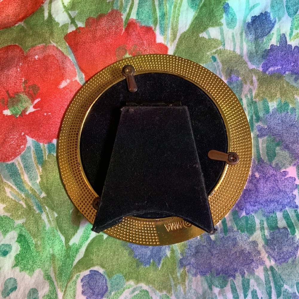 Circular Frame AS IS - Picture 6 of 8